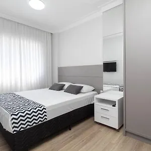 Apto C/piscina A 2min Da De Bombas Cva305 Apartamento